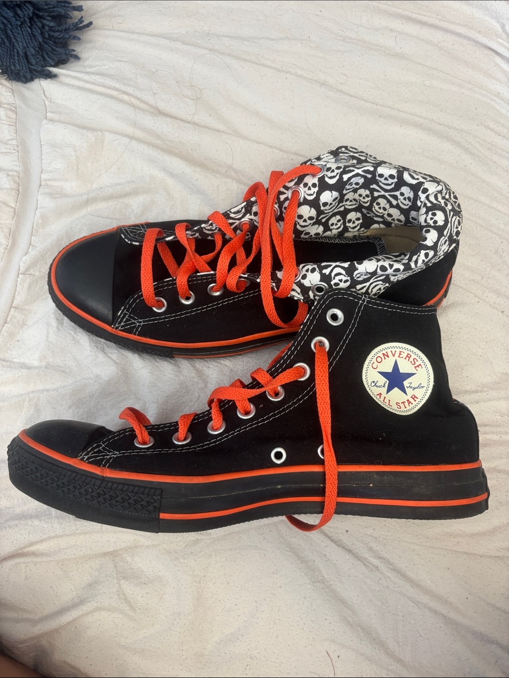 SPOOKY CONVERSE 💀🎃👻 perfect for Halloween all year round!